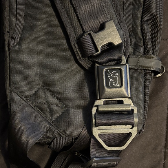 Chrome Industries Limited Edition 22X Kadet Sling bag in BLKCHRM - Picture 3 of 4